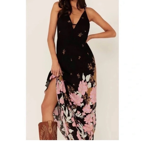 Free People Get To You Floral Printed Maxi Dress in Black Combo Size Small - Picture 3 of 16